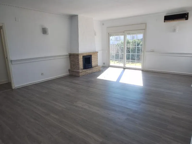 Lovely 3 Bedroom, 2 Bathroom Single-Level Villa/Bungalow with Sea Views | El Chaparral, Mijas Costa, Costa Del Sol.