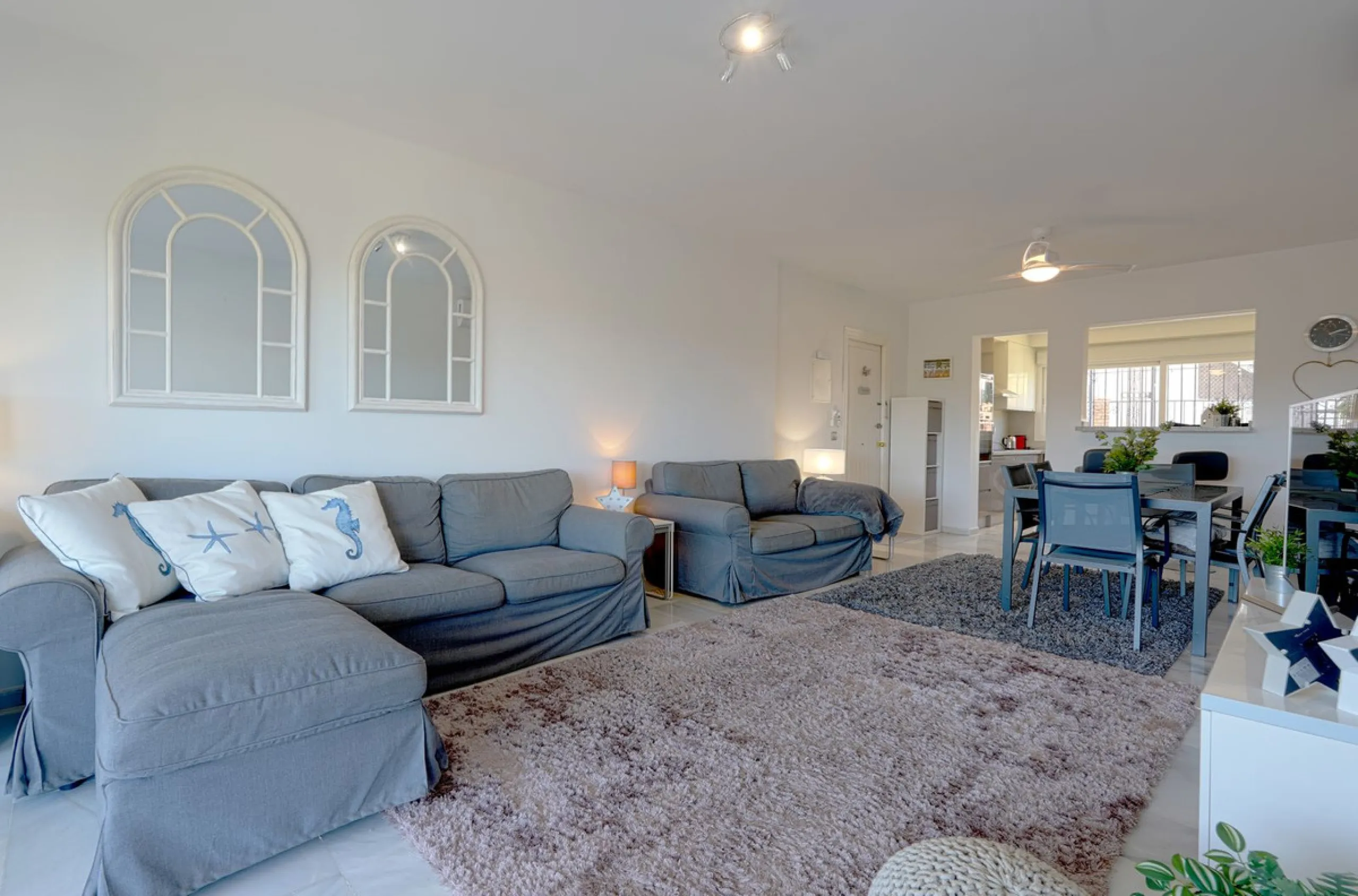 This beautifully fully renovated ground-floor corner apartment enjoys truly exceptional panoramic views across El Paraíso Golf, with two lakes in the foreground and sweeping fairways stretching into the distance — a view that feels open, green and incredi