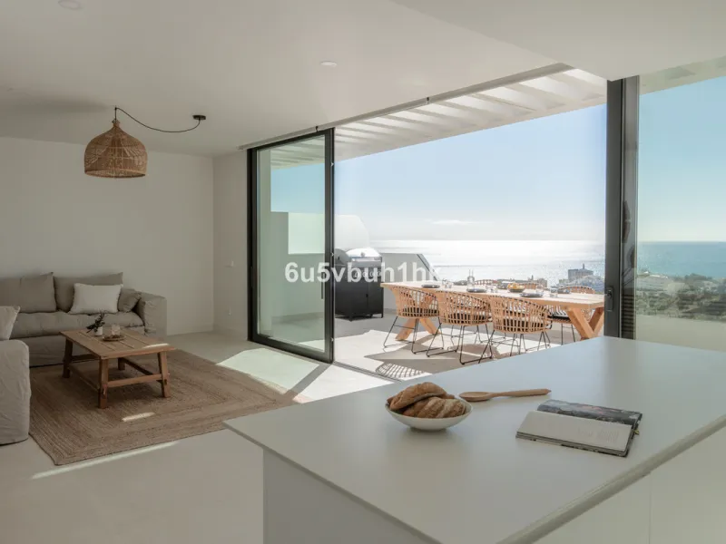 Apartment - Penthouse в продаже в Fuengirola, Málaga. В доме 2 спален и 2 ванных комнат. Площадь дома 130 м²