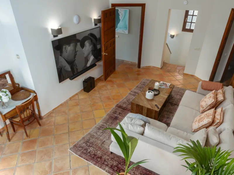 House - Detached Villa в продаже в Marbella, Málaga. В доме 5 спален и 5 ванных комнат. Площадь дома 362 м². Площадь участка 1296 м²