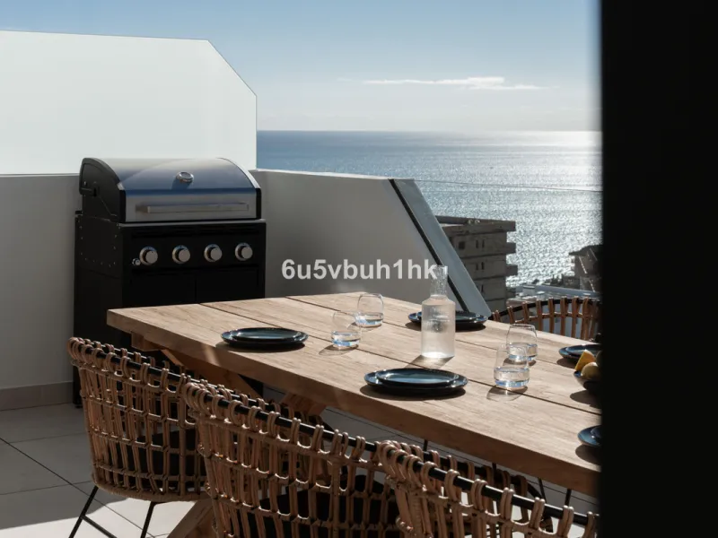 Apartment - Penthouse в продаже в Fuengirola, Málaga. В доме 2 спален и 2 ванных комнат. Площадь дома 130 м²