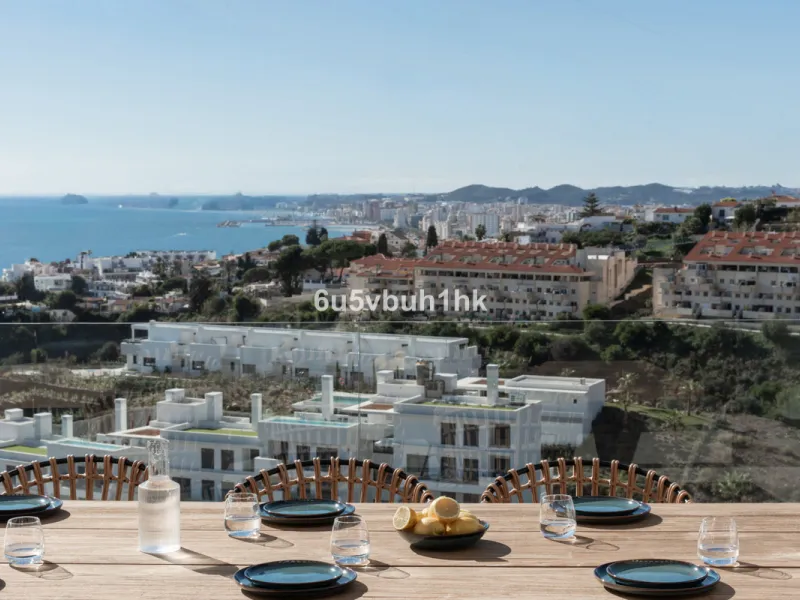 Apartment - Penthouse в продаже в Fuengirola, Málaga. В доме 2 спален и 2 ванных комнат. Площадь дома 130 м²