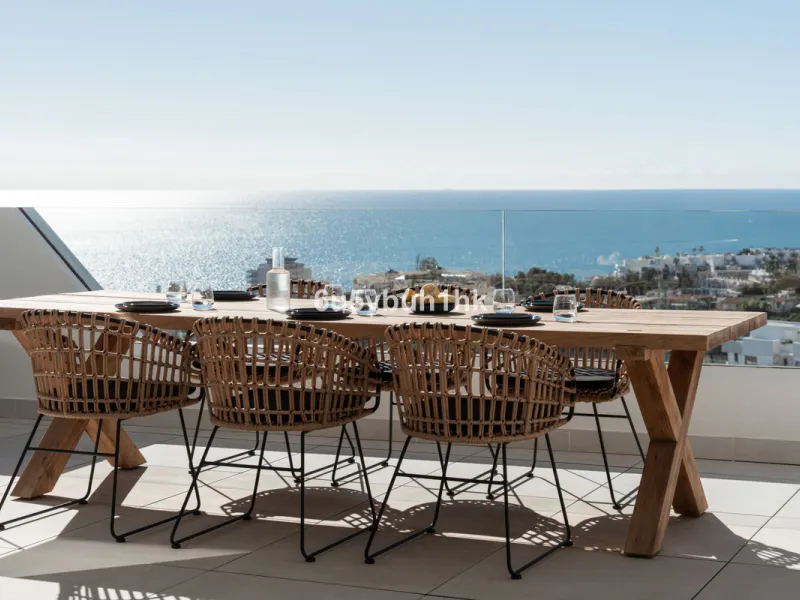 Apartment - Penthouse в продаже в Fuengirola, Málaga. В доме 2 спален и 2 ванных комнат. Площадь дома 130 м²
