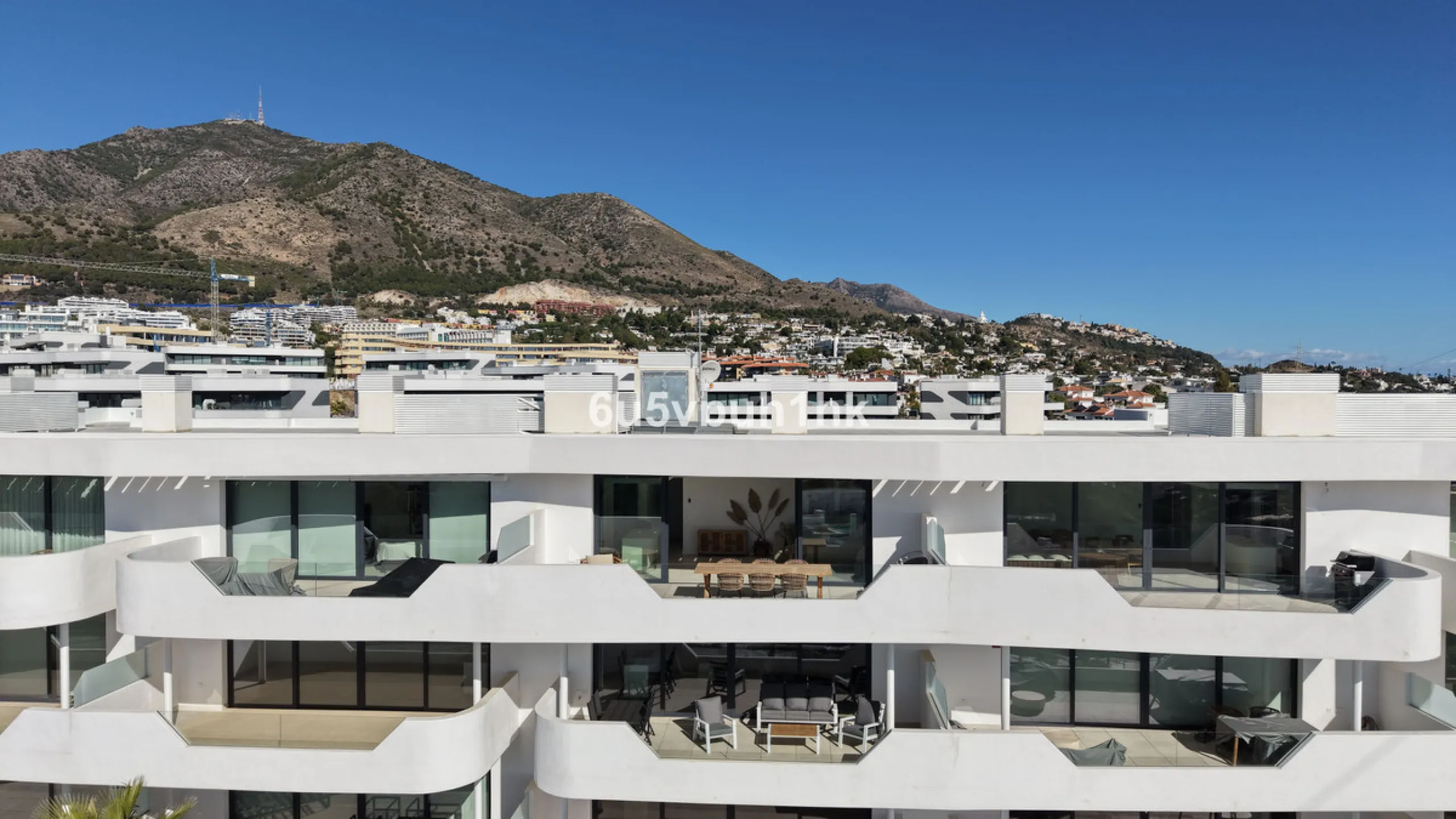 Apartment - Penthouse в продаже в Fuengirola, Málaga. В доме 2 спален и 2 ванных комнат. Площадь дома 130 м²