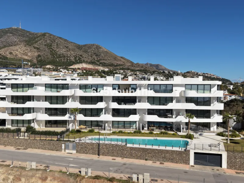 Apartment - Penthouse в продаже в Fuengirola, Málaga. В доме 2 спален и 2 ванных комнат. Площадь дома 130 м²