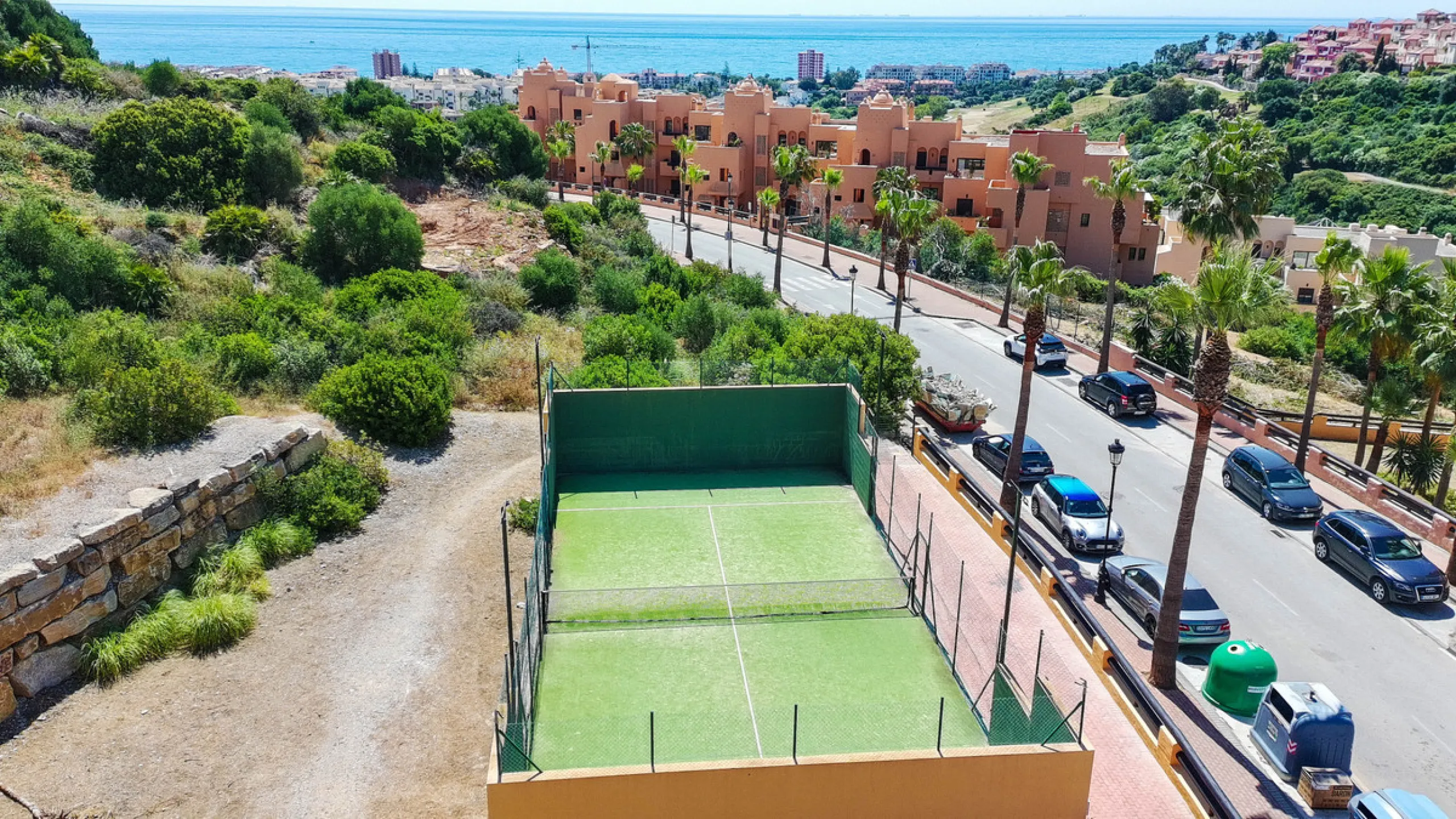 Set within a well-maintained residential community in La Duquesa, this ground floor apartment with sea views and a huge private terrace offers the perfect blend of indoor comfort and outdoor living. With the beach, marina, restaurants, and local amenities