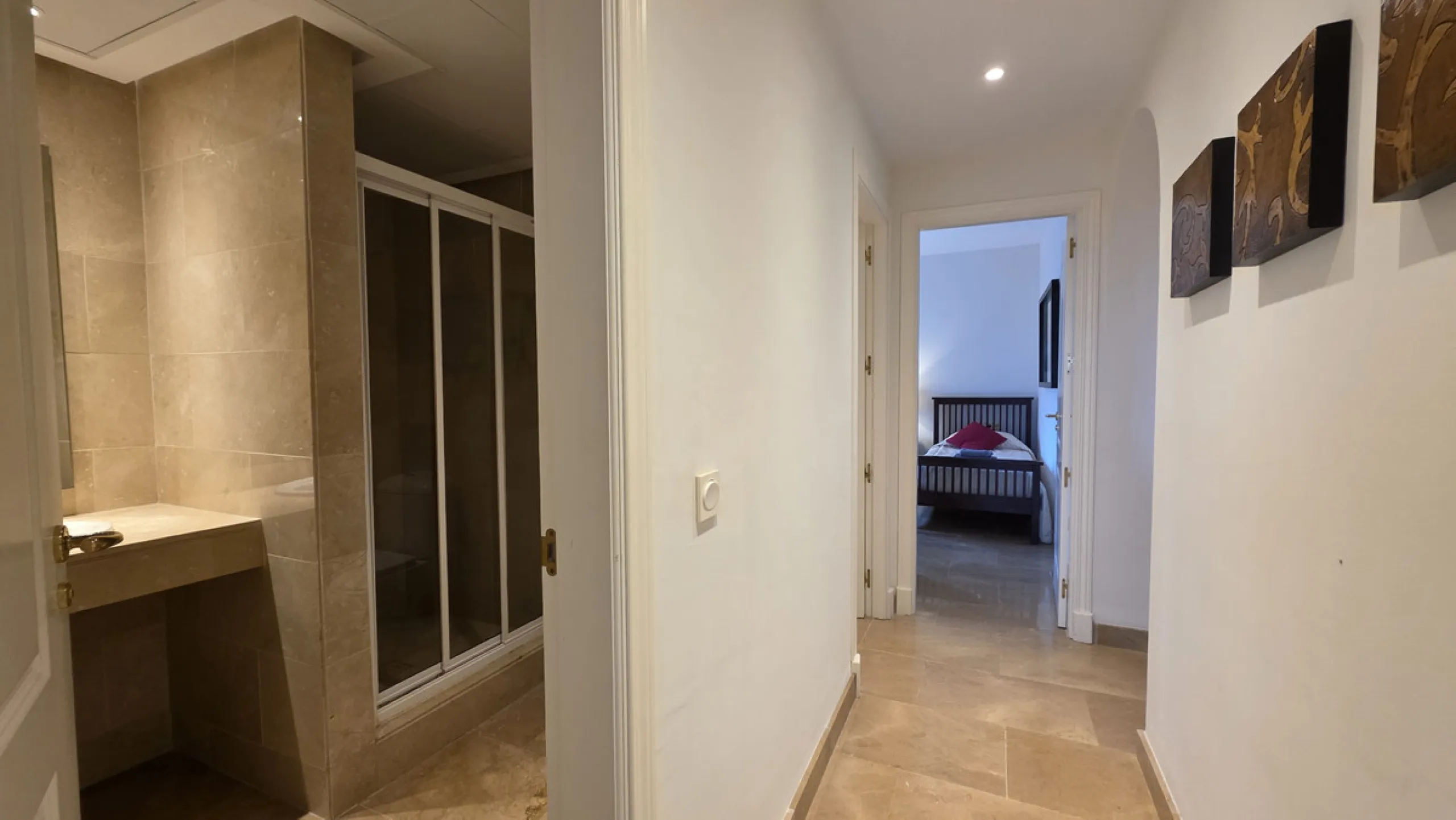 Apartment - Ground Floor Apartment в продаже в Manilva, Málaga. В доме 3 спален и 2 ванных комнат. Площадь дома 135 м²