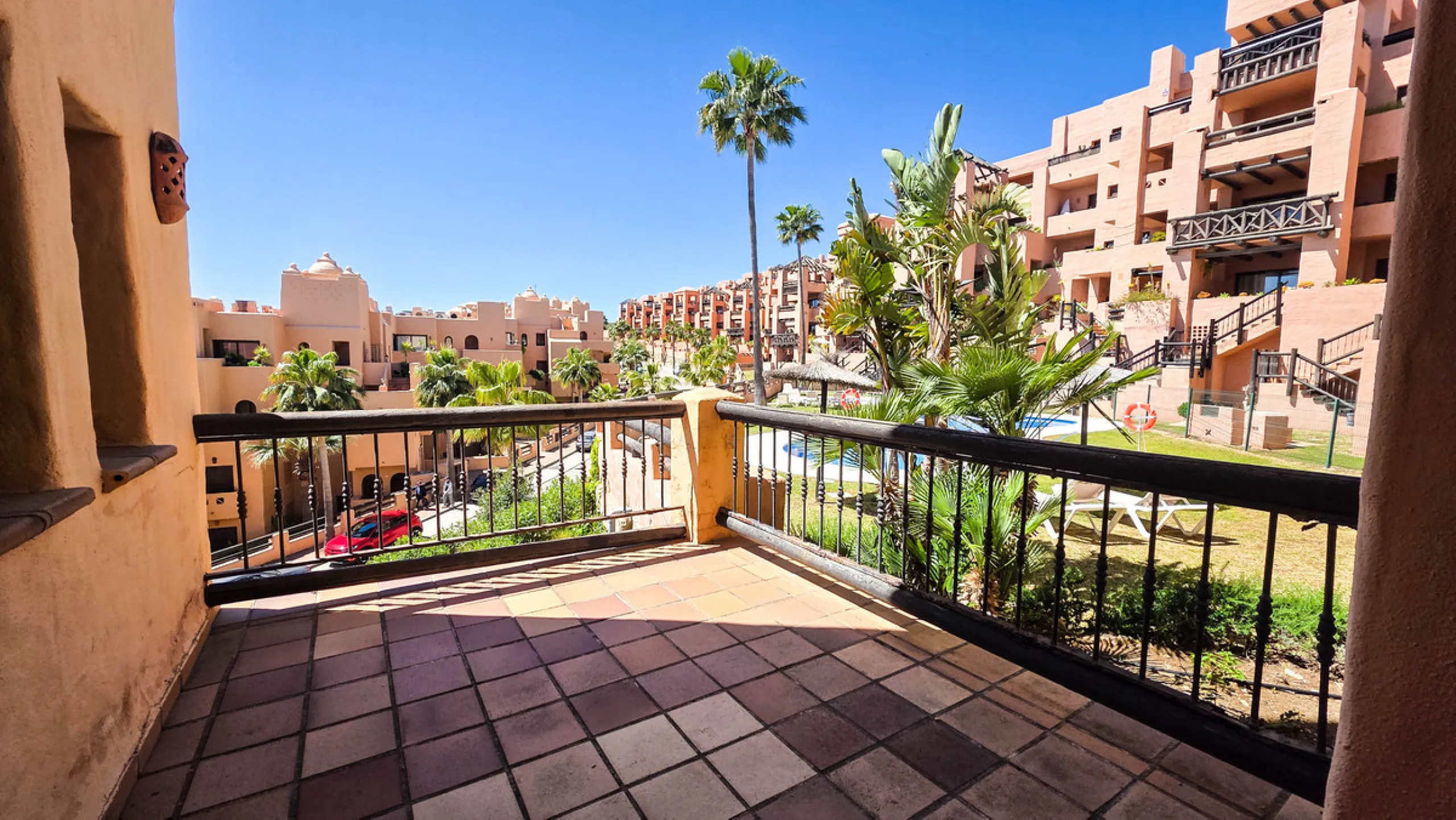 Apartment - Ground Floor Apartment в продаже в Manilva, Málaga. В доме 3 спален и 2 ванных комнат. Площадь дома 135 м²