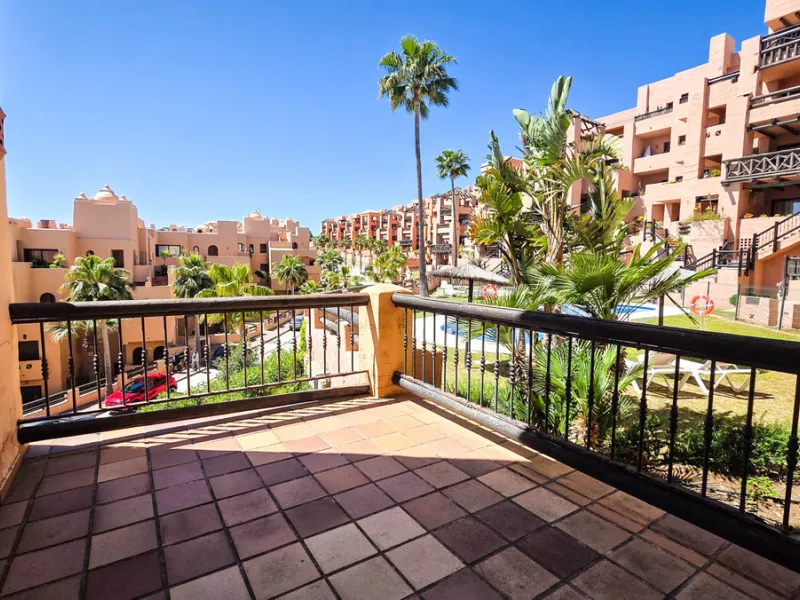 Apartment - Ground Floor Apartment в продаже в Manilva, Málaga. В доме 3 спален и 2 ванных комнат. Площадь дома 135 м²
