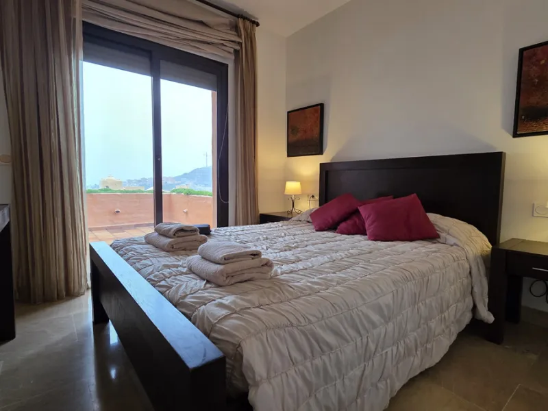Apartment - Ground Floor Apartment в продаже в Manilva, Málaga. В доме 3 спален и 2 ванных комнат. Площадь дома 135 м²