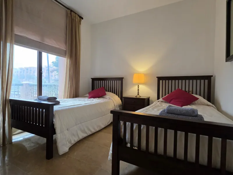 Apartment - Ground Floor Apartment в продаже в Manilva, Málaga. В доме 3 спален и 2 ванных комнат. Площадь дома 135 м²