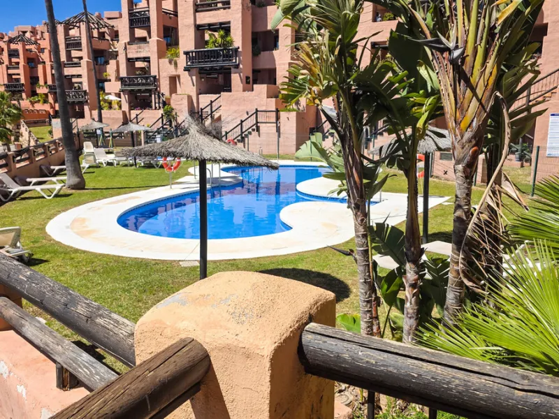 Apartment - Ground Floor Apartment в продаже в Manilva, Málaga. В доме 3 спален и 2 ванных комнат. Площадь дома 135 м²