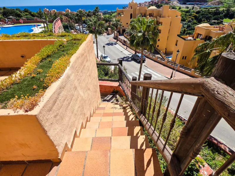 Apartment - Ground Floor Apartment в продаже в Manilva, Málaga. В доме 3 спален и 2 ванных комнат. Площадь дома 135 м²