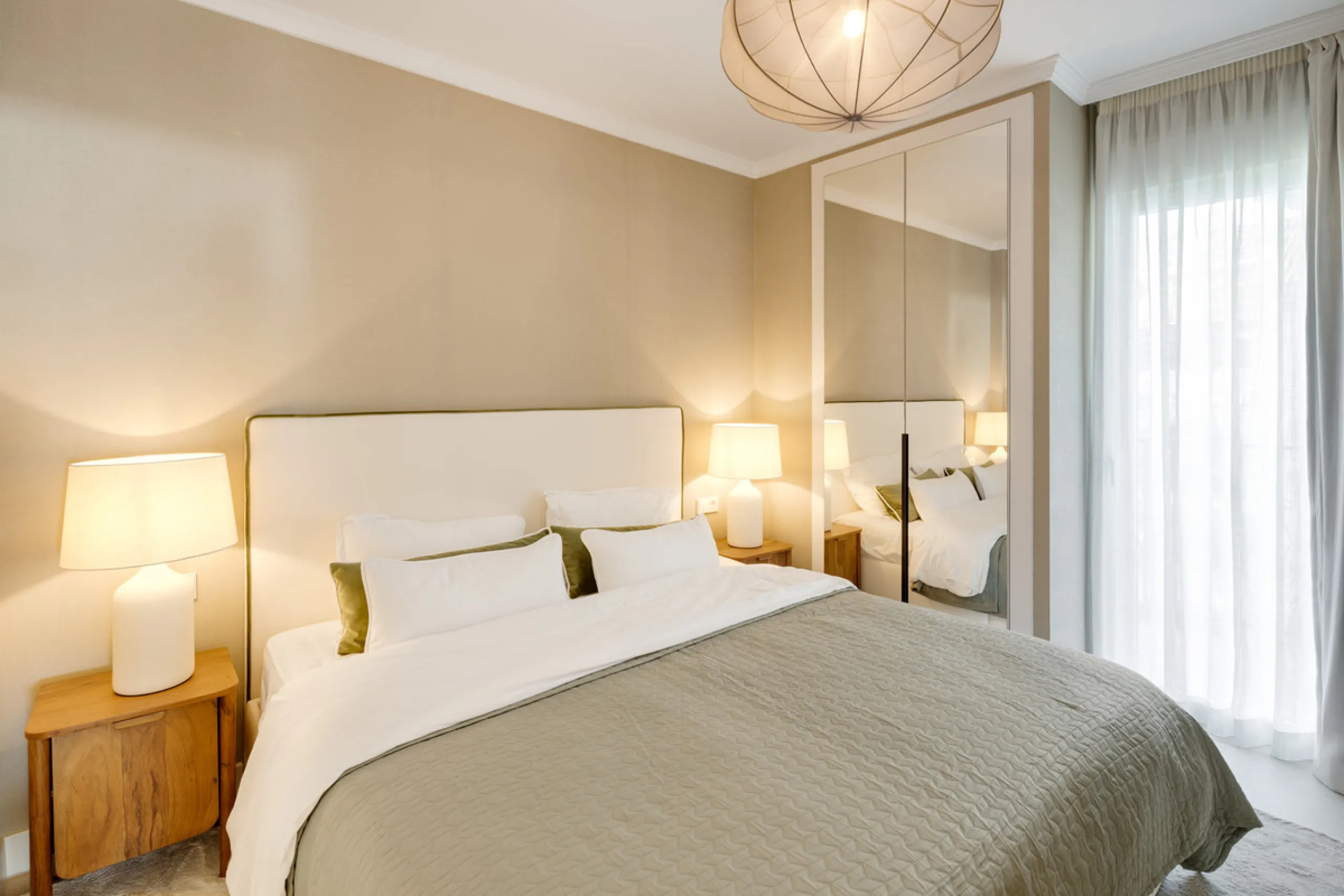 Located in the sought-after area of the Marbella Golden Mile, Costa PH is an exceptional duplex penthouse offering panoramic sea and mountain views. Designed with a modern open-plan layout, the living, dining, and kitchen areas are seamlessly connected, c