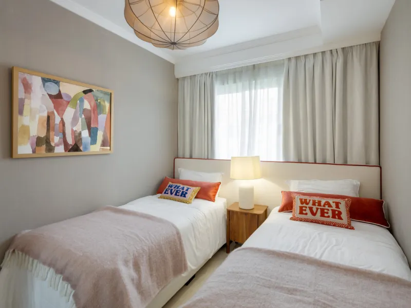 Located in the sought-after area of the Marbella Golden Mile, Costa PH is an exceptional duplex penthouse offering panoramic sea and mountain views. Designed with a modern open-plan layout, the living, dining, and kitchen areas are seamlessly connected, c