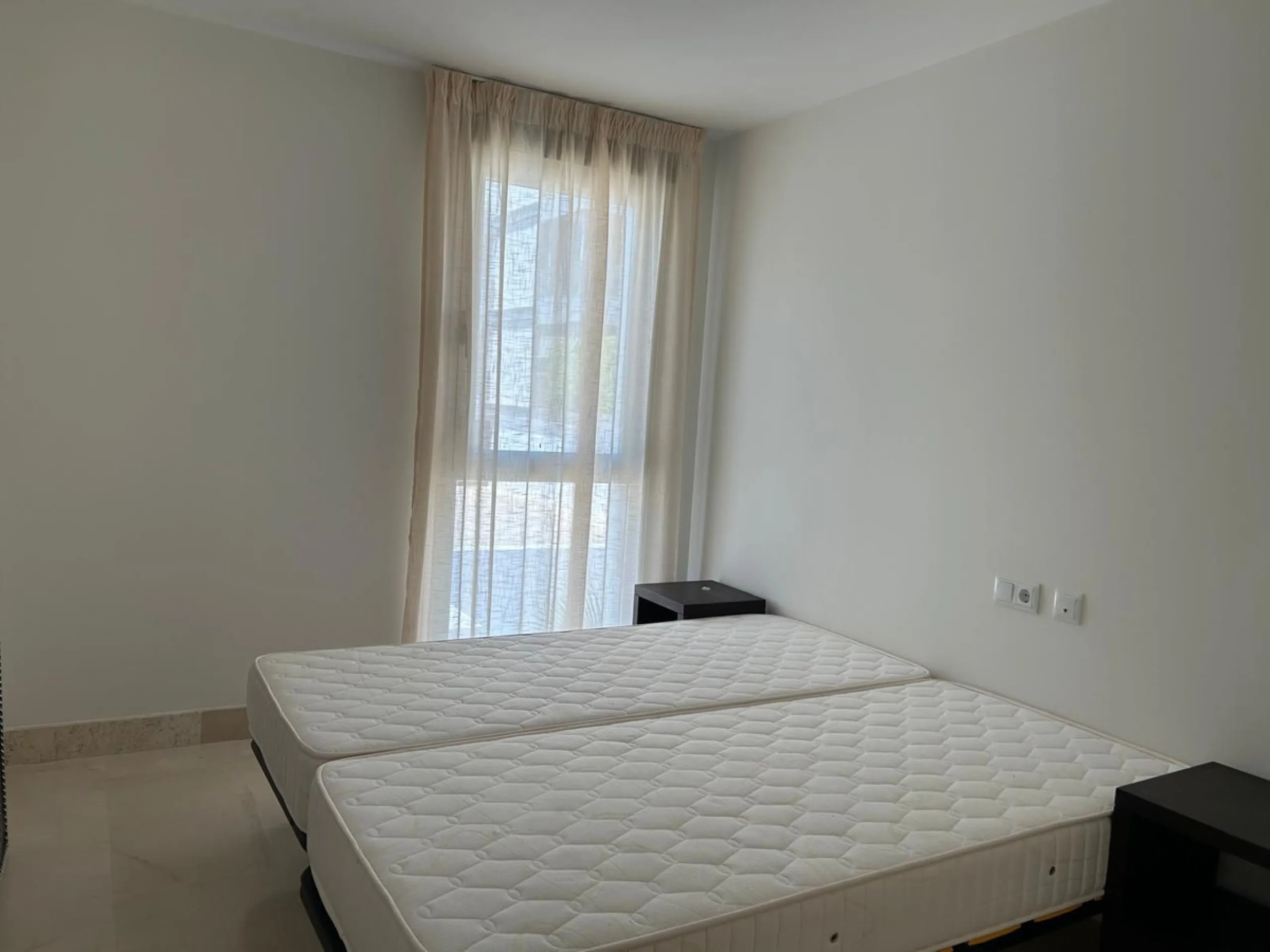 Discover this exclusive 3-bedroom, 3-bathroom apartment (one ensuite) with two parking spaces and a storage room included in the price. Enjoy breathtaking panoramic sea views that will captivate you at first sight. Designed for those seeking comfort and e