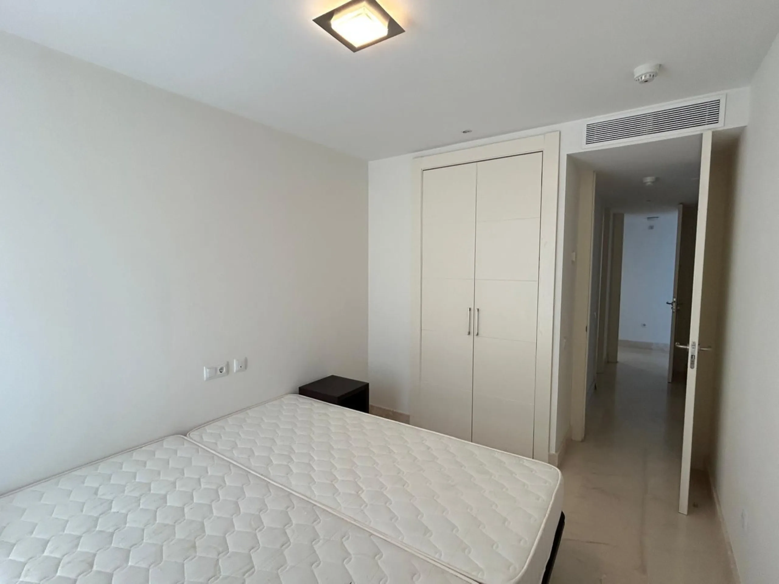 Discover this exclusive 3-bedroom, 3-bathroom apartment (one ensuite) with two parking spaces and a storage room included in the price. Enjoy breathtaking panoramic sea views that will captivate you at first sight. Designed for those seeking comfort and e