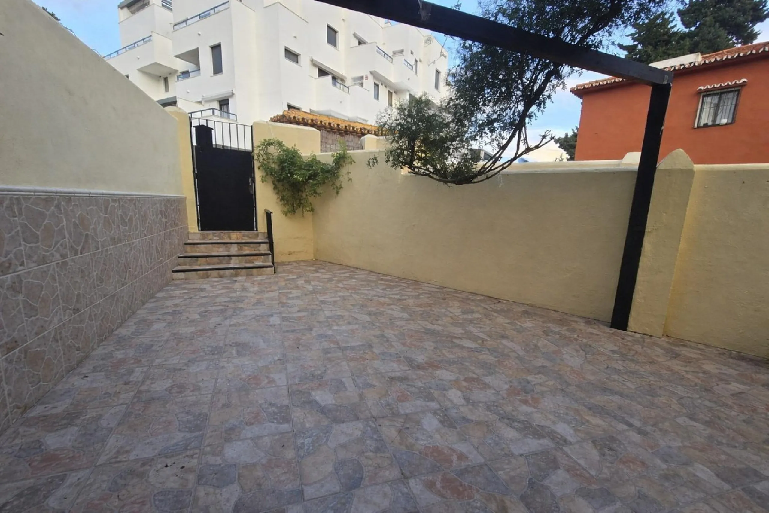 Beautiful 3-Bedroom Townhouse in Prime Location