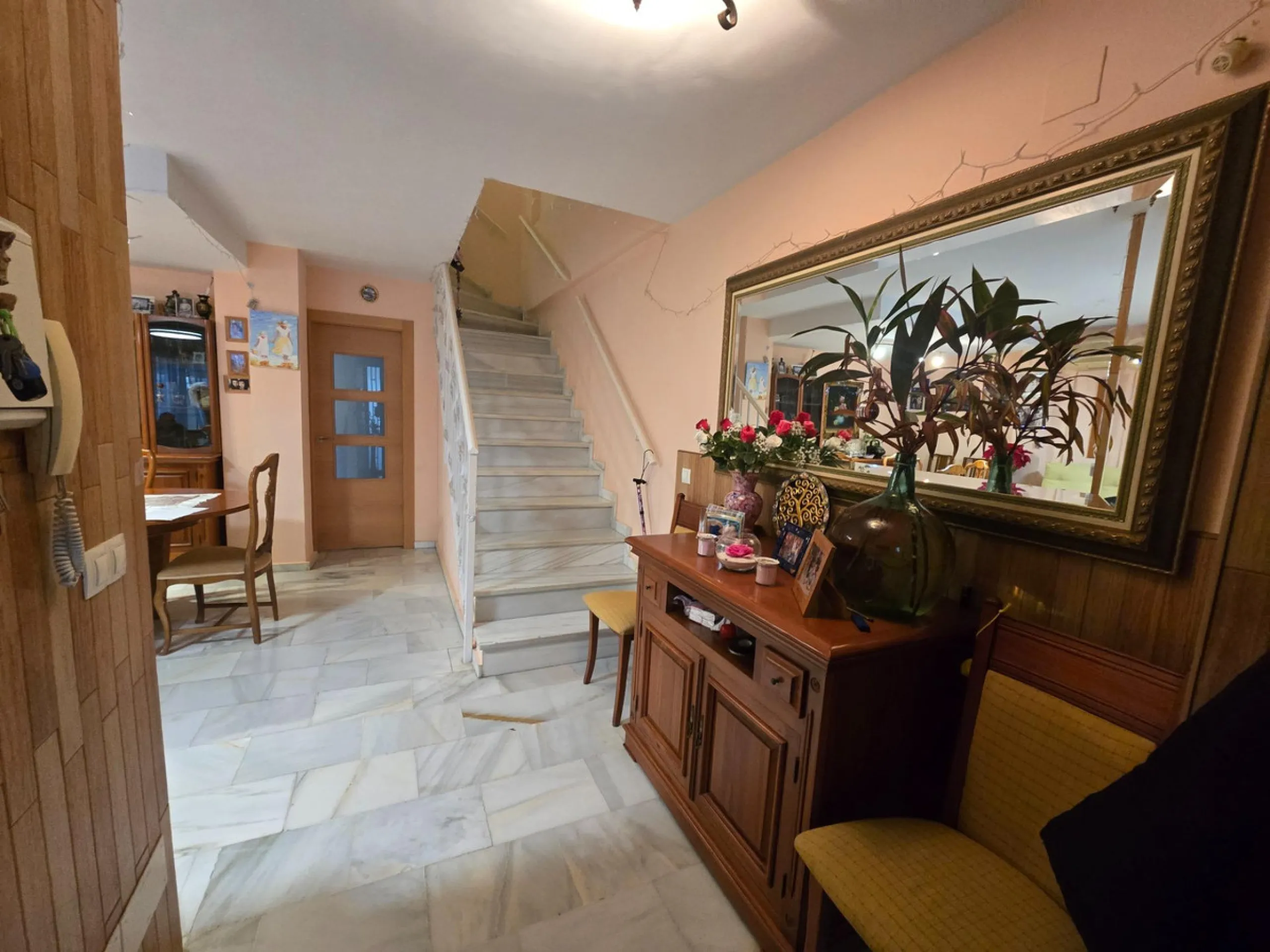 Beautiful 3-Bedroom Townhouse in Prime Location