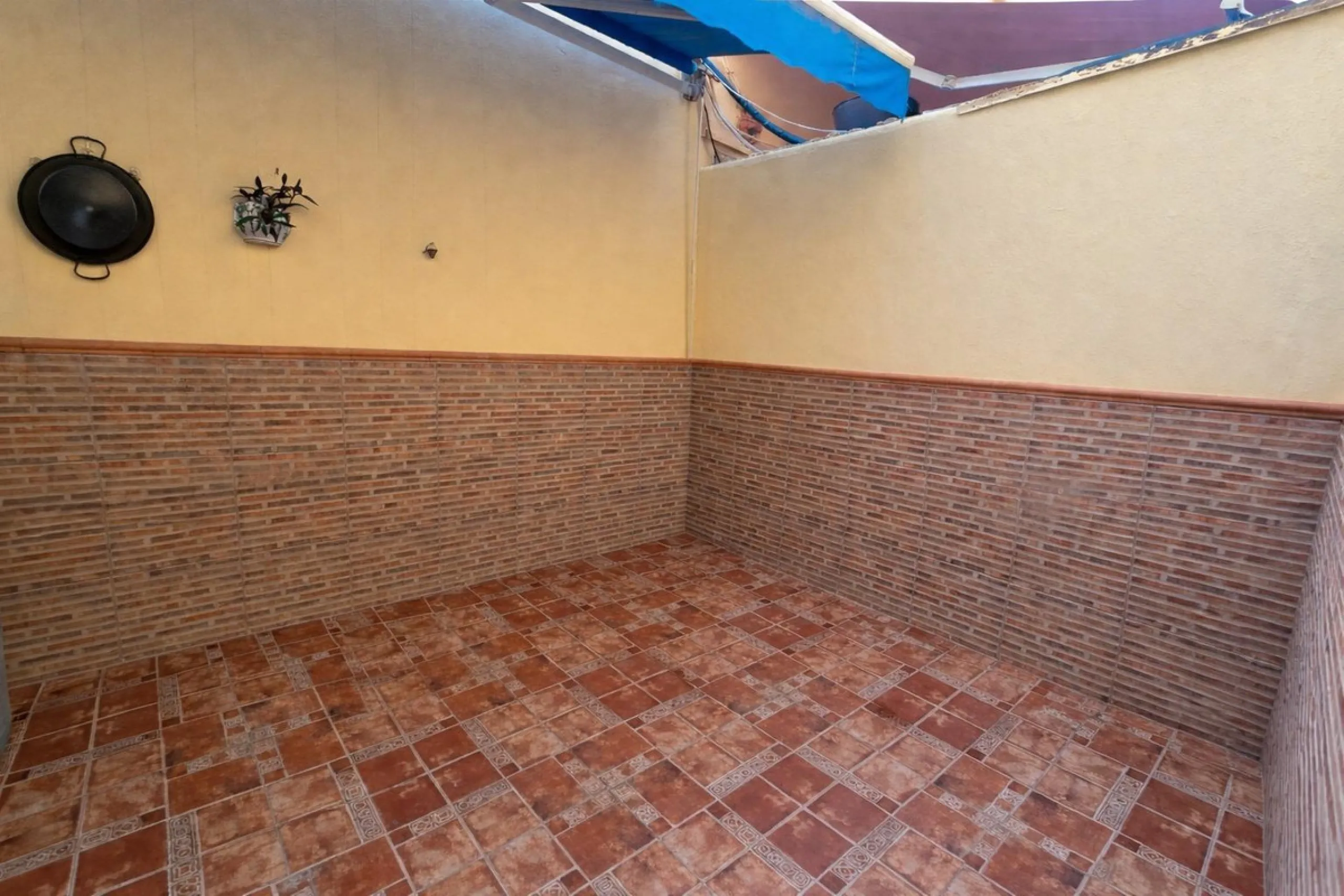 Beautiful 3-Bedroom Townhouse in Prime Location
