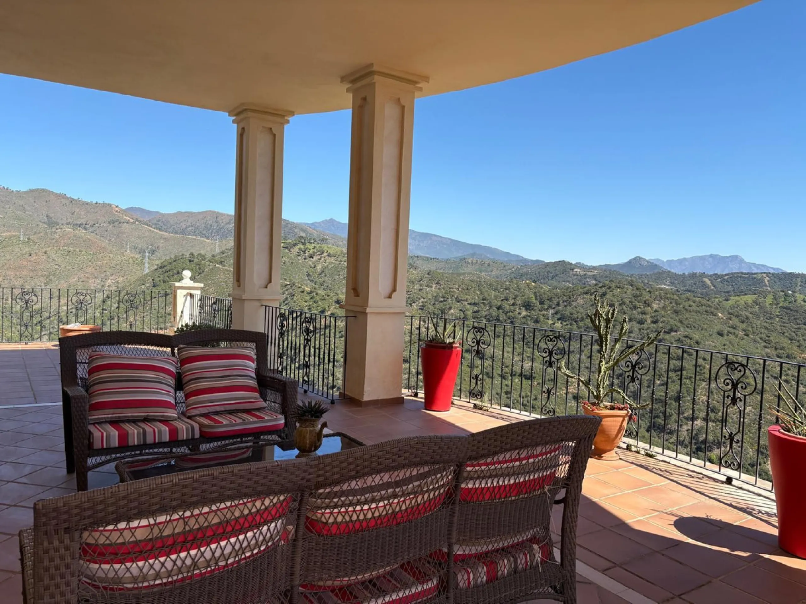 Stunning Villa with Sea and Mountain Views in Forest Hills (Estepona)