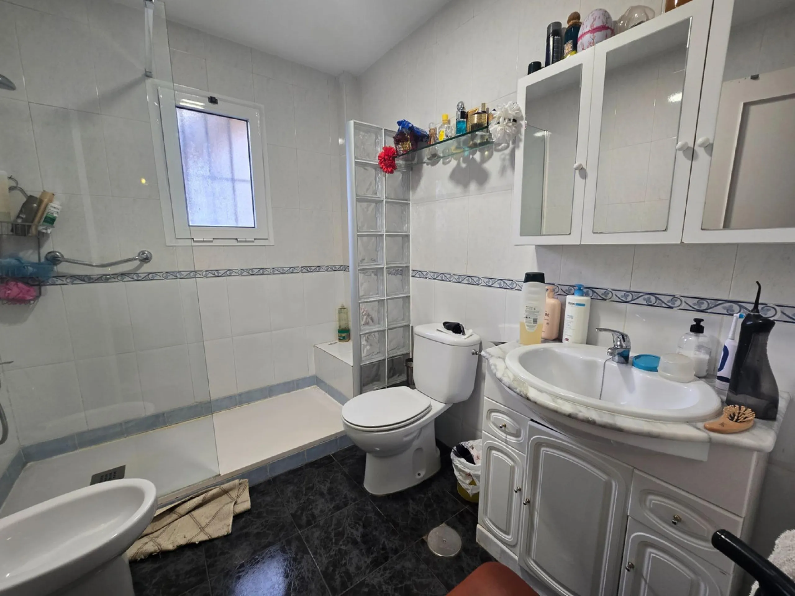 Beautiful 3-Bedroom Townhouse in Prime Location