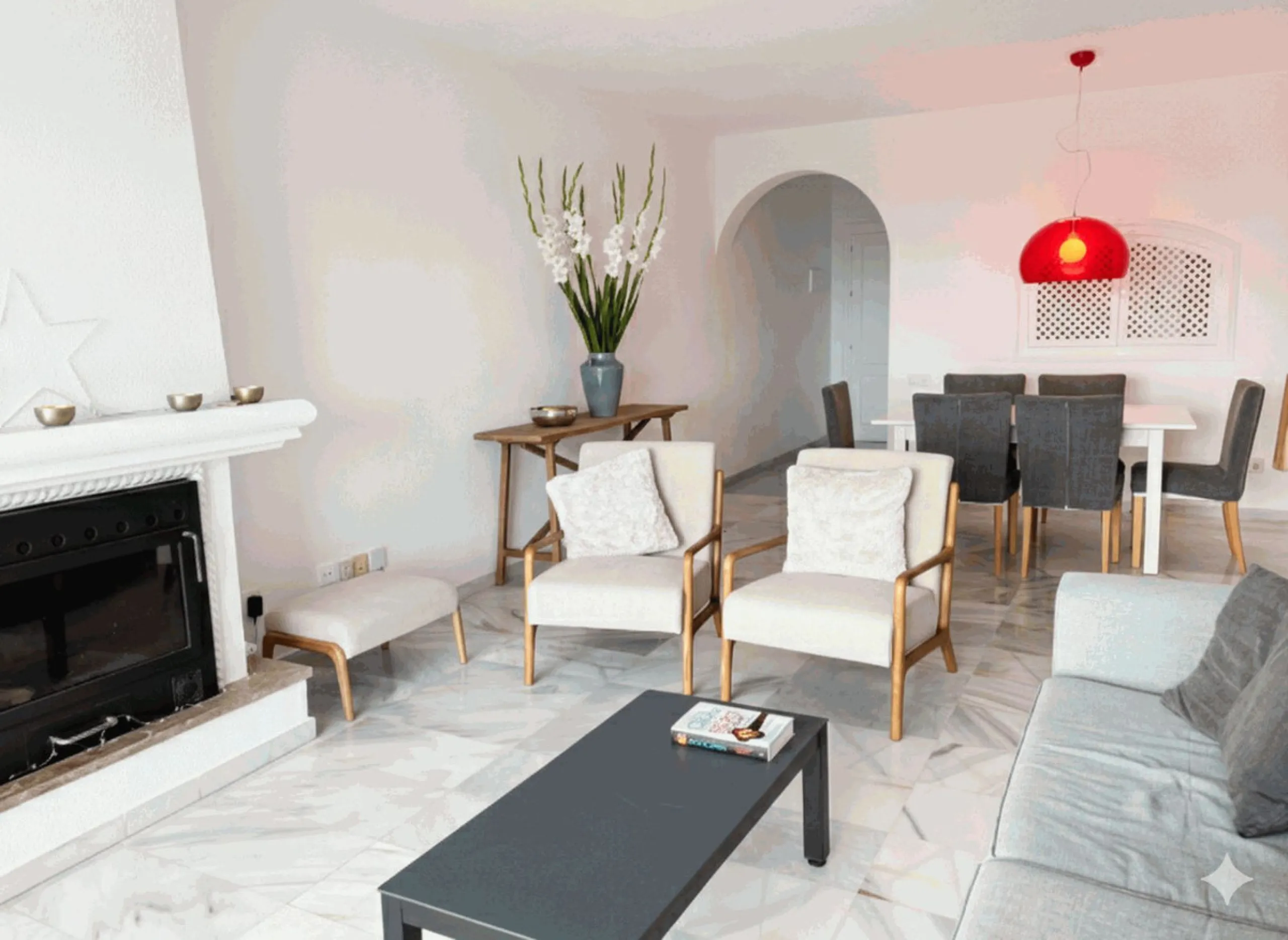 A delightful 2-bedroom middle floor apartment located in the popular residential development of Las Terrazas in Los Almendros, near Monte Halcones.