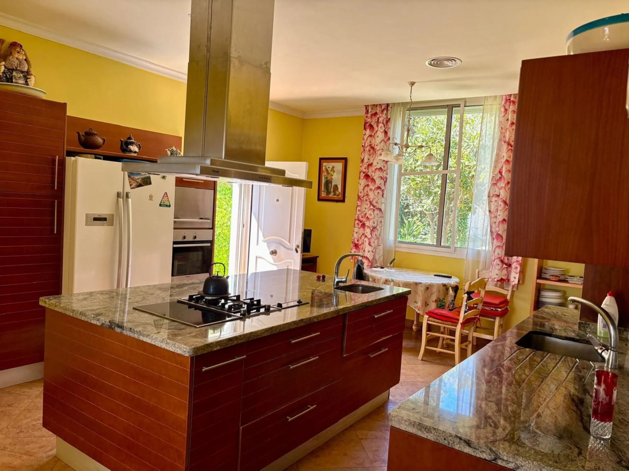 Stunning Villa with Sea and Mountain Views in Forest Hills (Estepona)