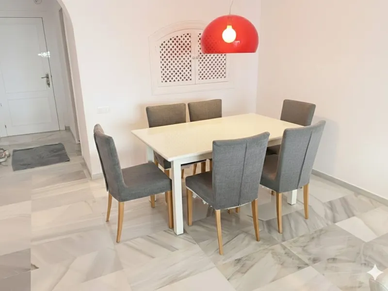 A delightful 2-bedroom middle floor apartment located in the popular residential development of Las Terrazas in Los Almendros, near Monte Halcones.