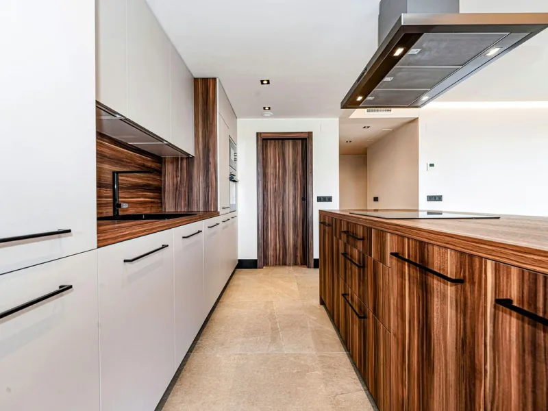 Superb Elevated Corner 3-Bedoom 2-bath Contemporary Apartment with 2 separate balconies set within the sought-after Marbella Lake Development in the Golf Valley.