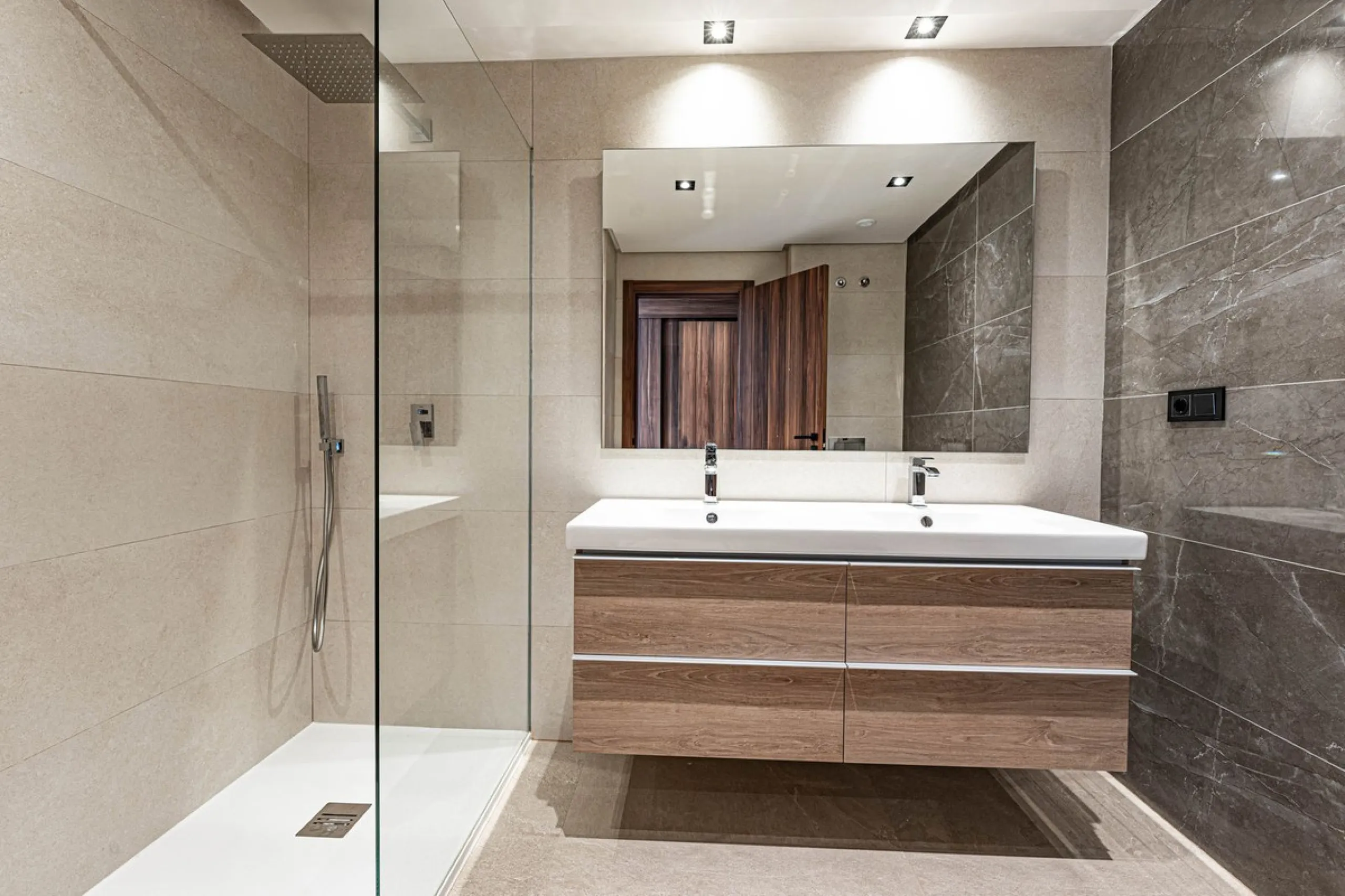 Superb Elevated Corner 3-Bedoom 2-bath Contemporary Apartment with 2 separate balconies set within the sought-after Marbella Lake Development in the Golf Valley.