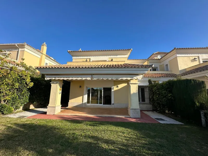 Set within the sought-after Santa Clara Golf urbanisation in Marbella East, this south-facing resale property offers a secure residential setting and direct proximity to the golf course.