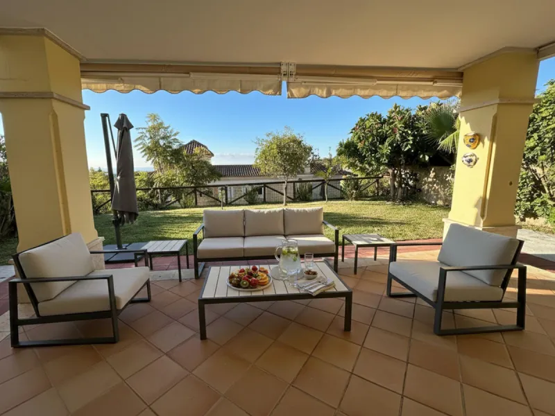 House - Townhouse в продаже в Marbella, Málaga. В доме 4 спален и 4 ванных комнат. Площадь дома 170 м²