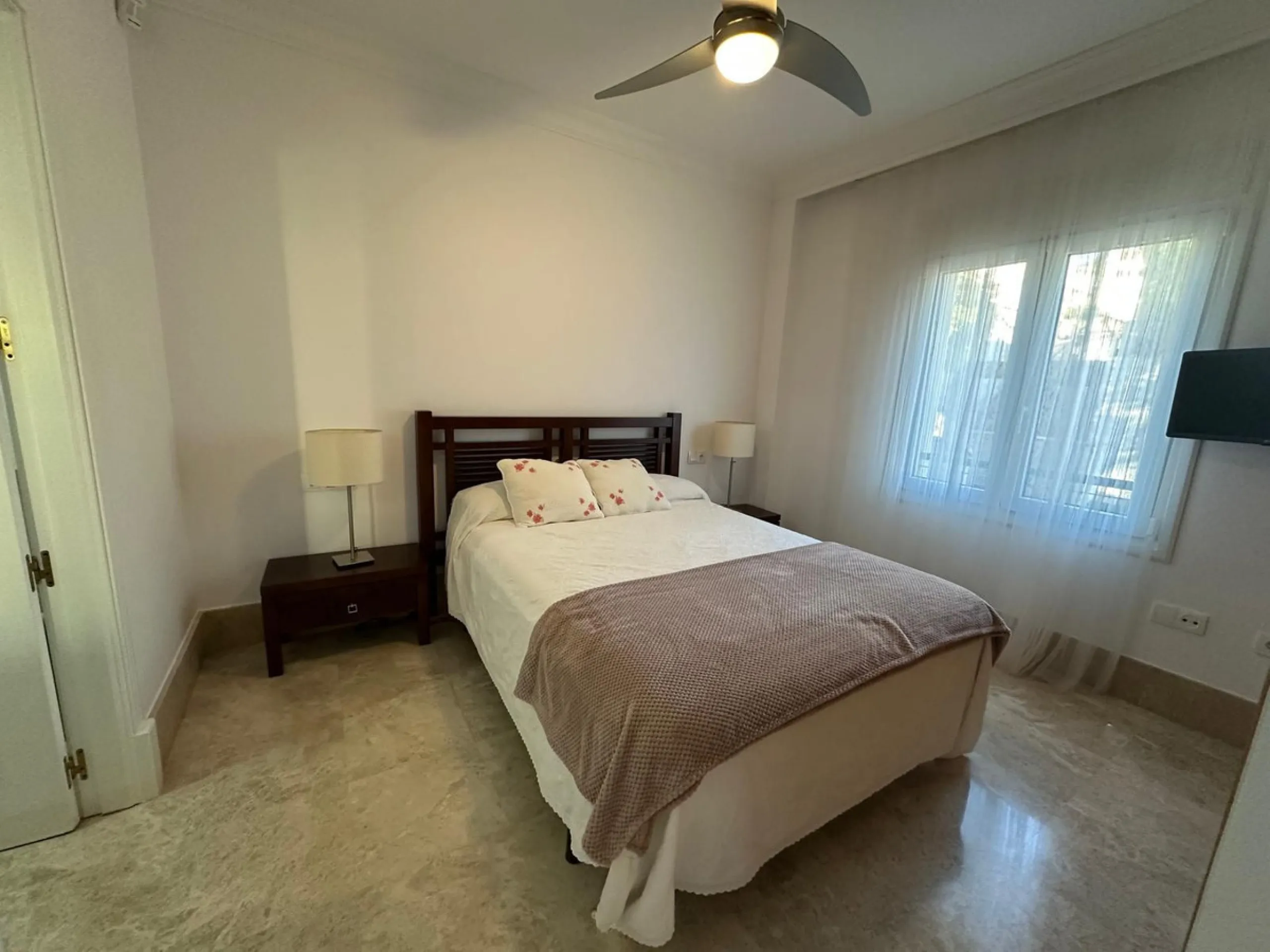 House - Townhouse в продаже в Marbella, Málaga. В доме 4 спален и 4 ванных комнат. Площадь дома 170 м²