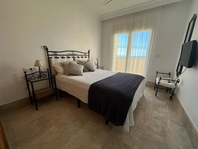 House - Townhouse в продаже в Marbella, Málaga. В доме 4 спален и 4 ванных комнат. Площадь дома 170 м²