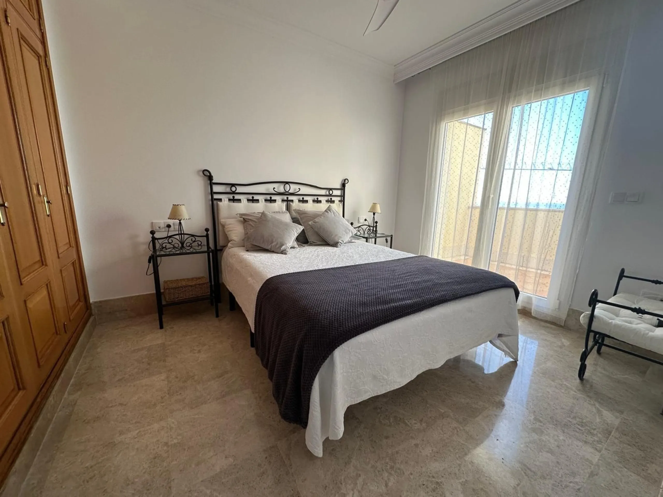 House - Townhouse в продаже в Marbella, Málaga. В доме 4 спален и 4 ванных комнат. Площадь дома 170 м²