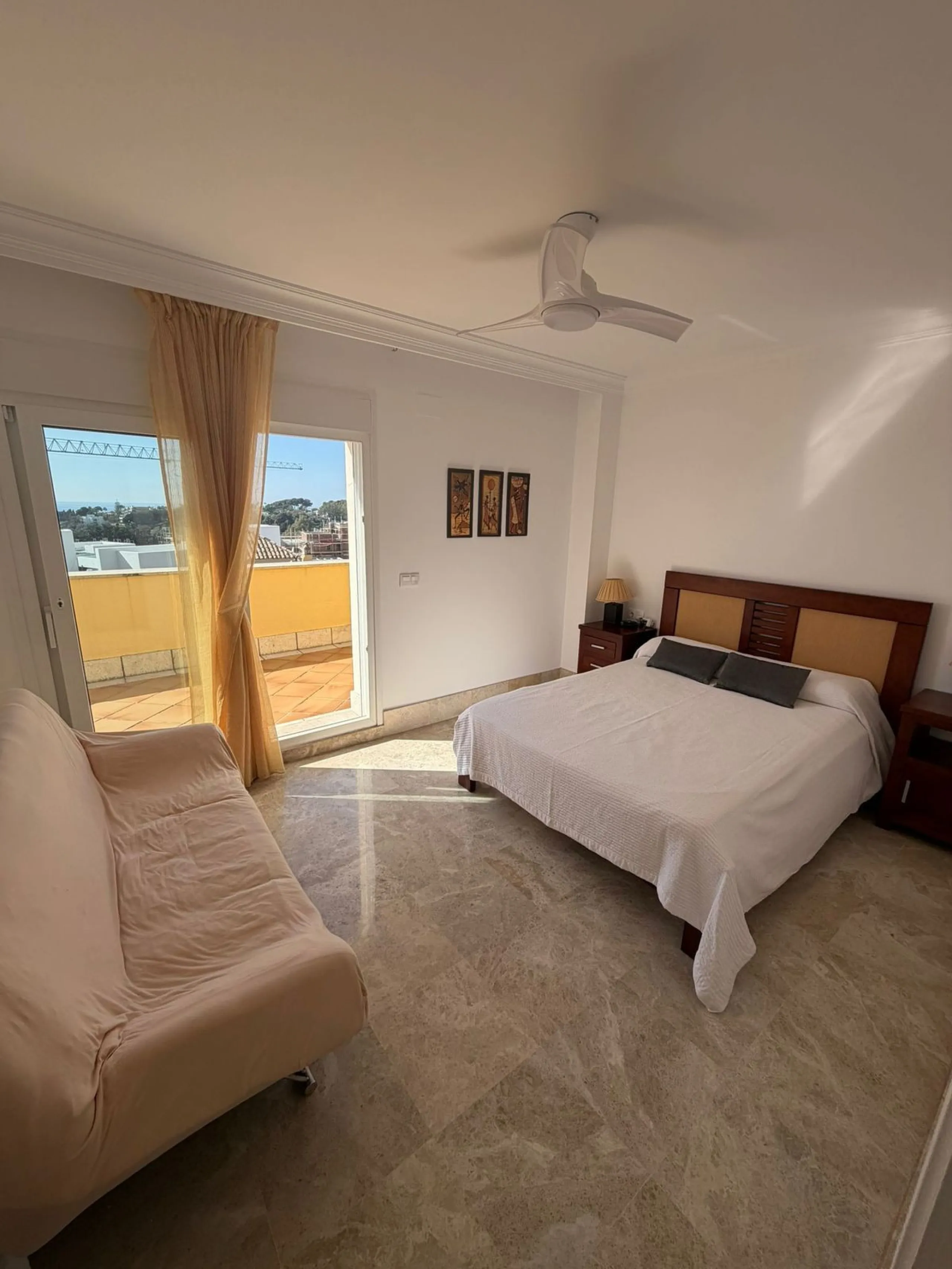 House - Townhouse в продаже в Marbella, Málaga. В доме 4 спален и 4 ванных комнат. Площадь дома 170 м²