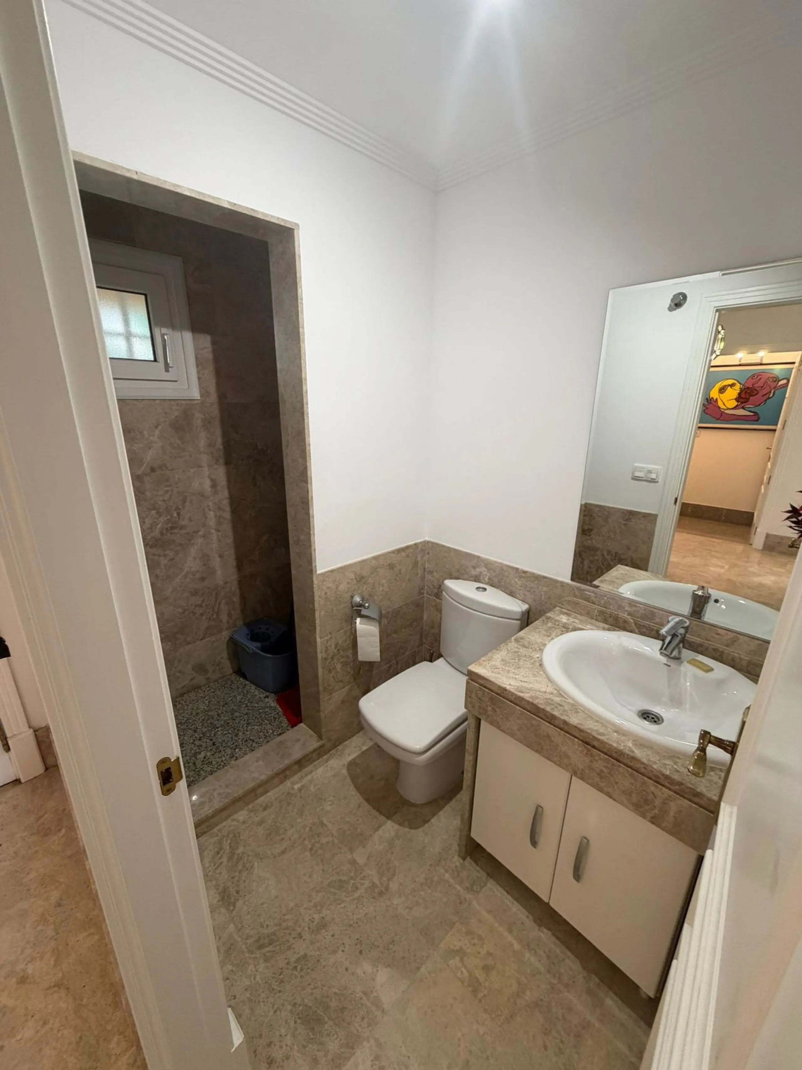 House - Townhouse в продаже в Marbella, Málaga. В доме 4 спален и 4 ванных комнат. Площадь дома 170 м²