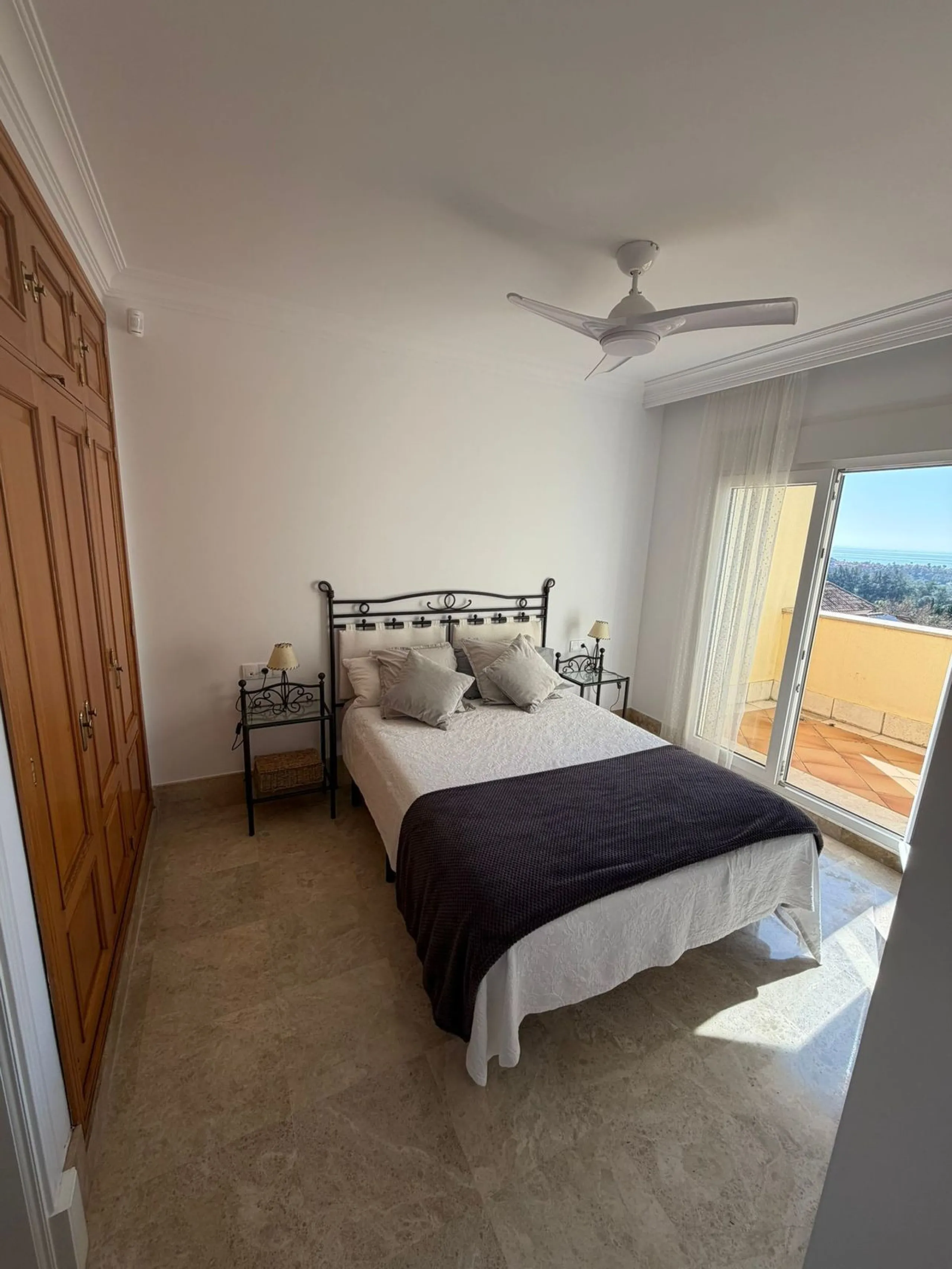 House - Townhouse в продаже в Marbella, Málaga. В доме 4 спален и 4 ванных комнат. Площадь дома 170 м²