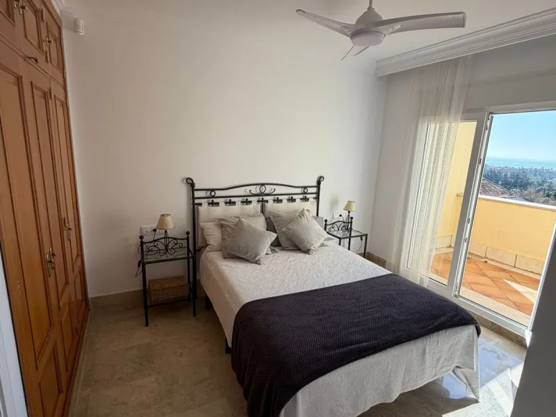 House - Townhouse в продаже в Marbella, Málaga. В доме 4 спален и 4 ванных комнат. Площадь дома 170 м²