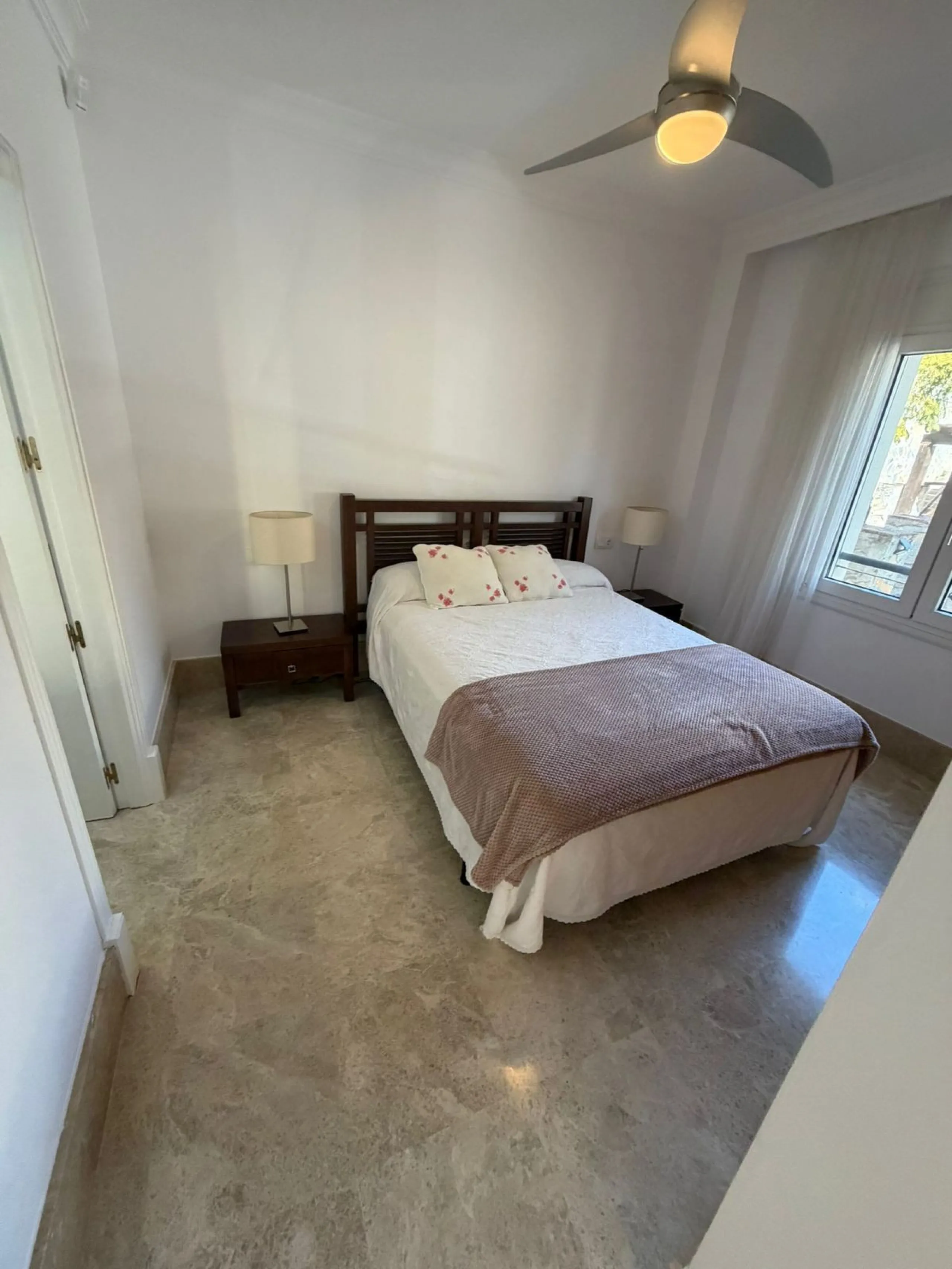 House - Townhouse в продаже в Marbella, Málaga. В доме 4 спален и 4 ванных комнат. Площадь дома 170 м²