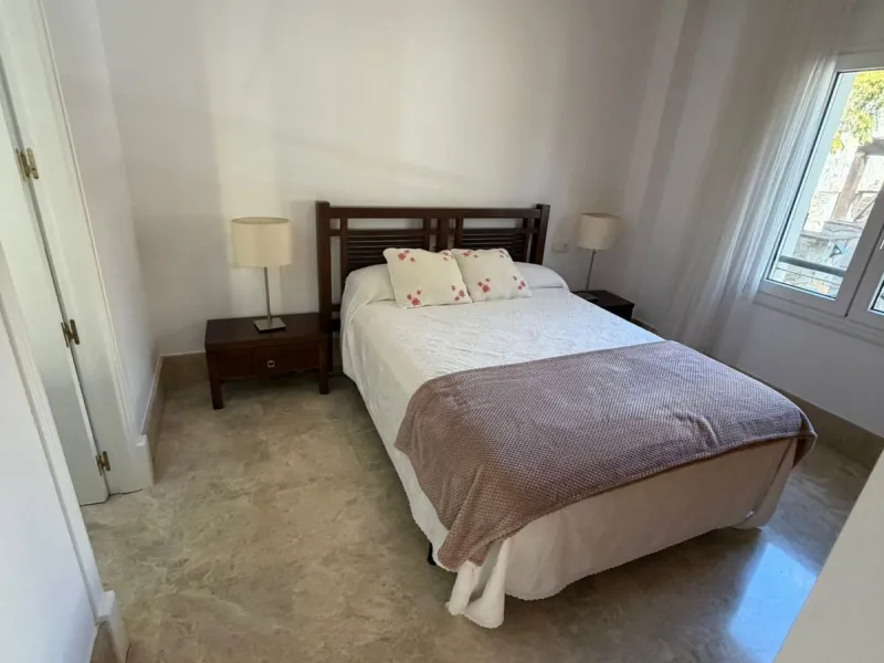 House - Townhouse в продаже в Marbella, Málaga. В доме 4 спален и 4 ванных комнат. Площадь дома 170 м²