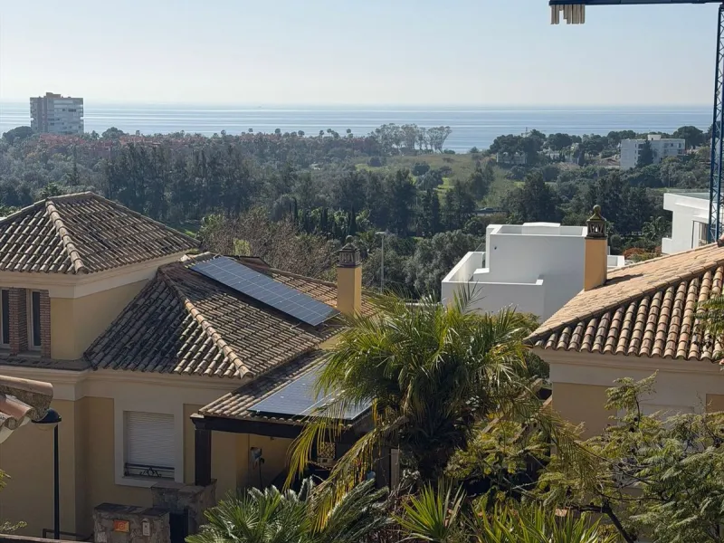 House - Townhouse в продаже в Marbella, Málaga. В доме 4 спален и 4 ванных комнат. Площадь дома 170 м²