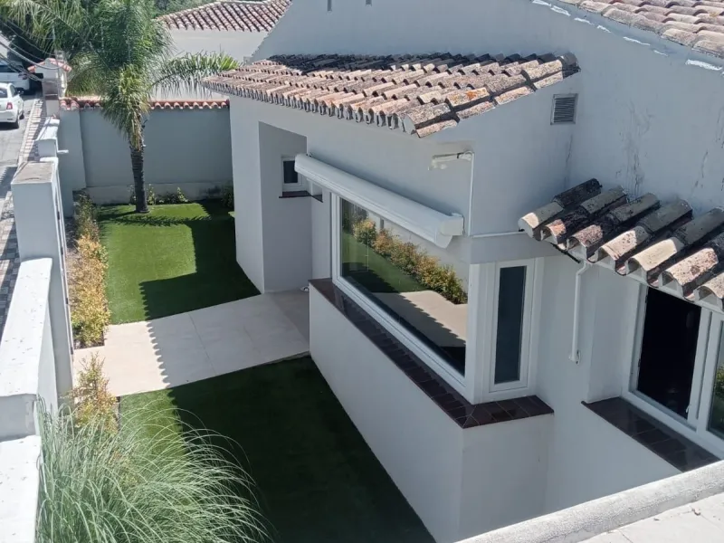 Detached Villa for Sale in San Pedro de Alcántara – Luxury Living Walking Distance to Beach & Town