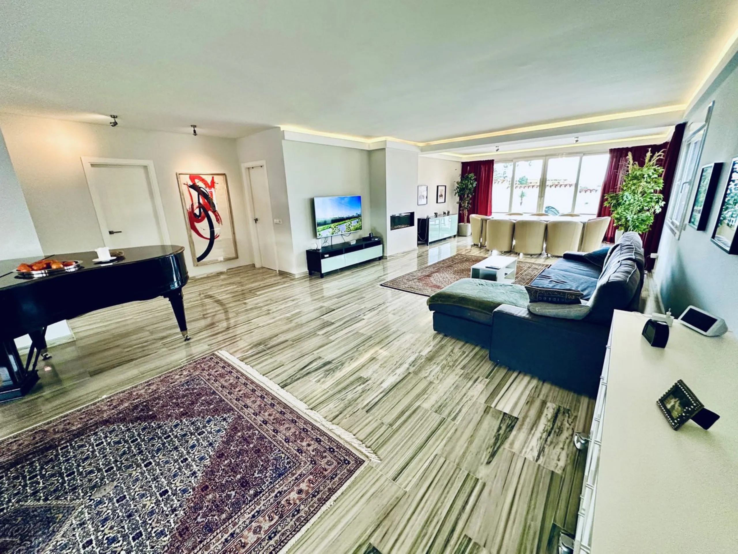 Detached Villa for Sale in San Pedro de Alcántara – Luxury Living Walking Distance to Beach & Town