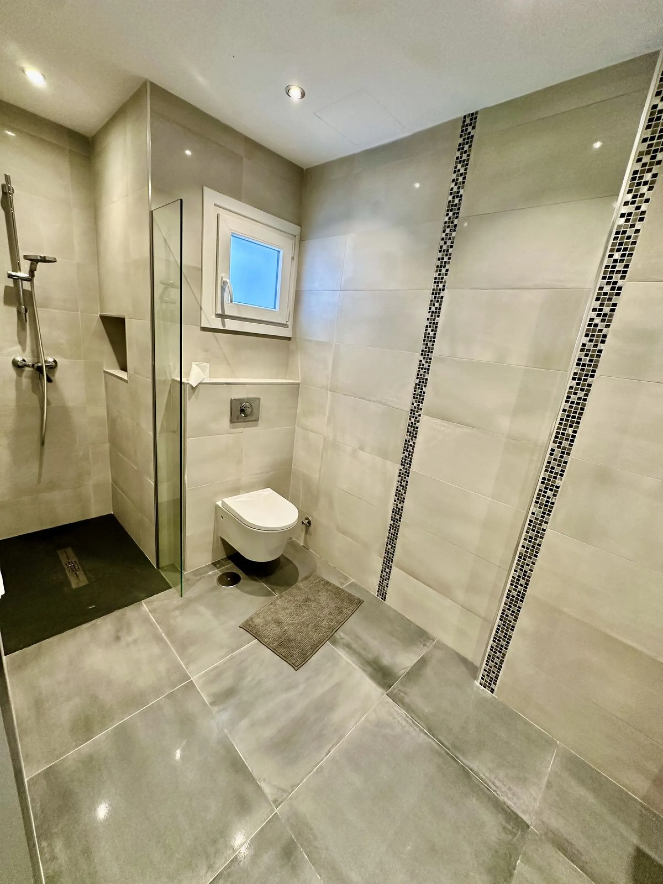 Detached Villa for Sale in San Pedro de Alcántara – Luxury Living Walking Distance to Beach & Town