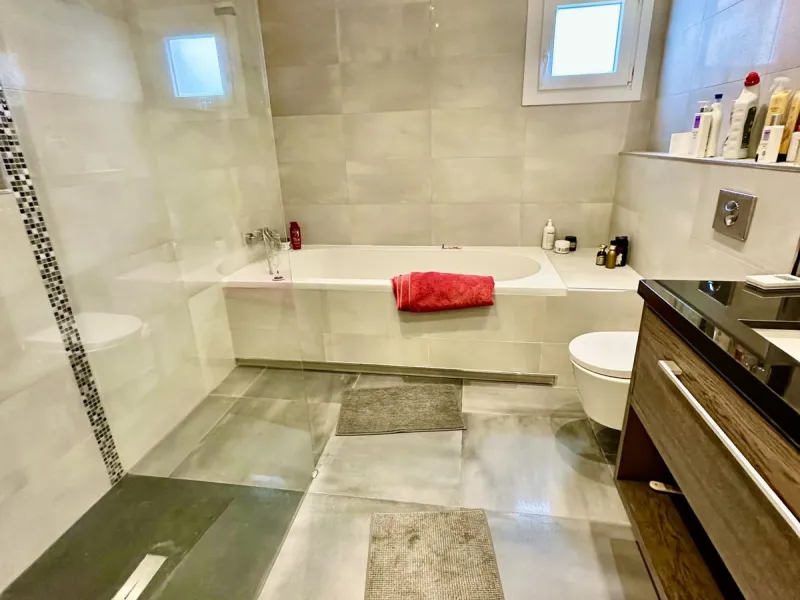 Detached Villa for Sale in San Pedro de Alcántara – Luxury Living Walking Distance to Beach & Town