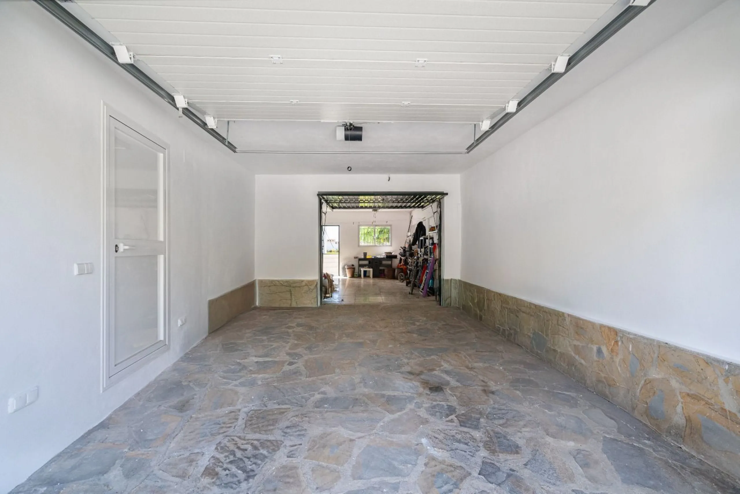 Detached Villa for Sale in San Pedro de Alcántara – Luxury Living Walking Distance to Beach & Town
