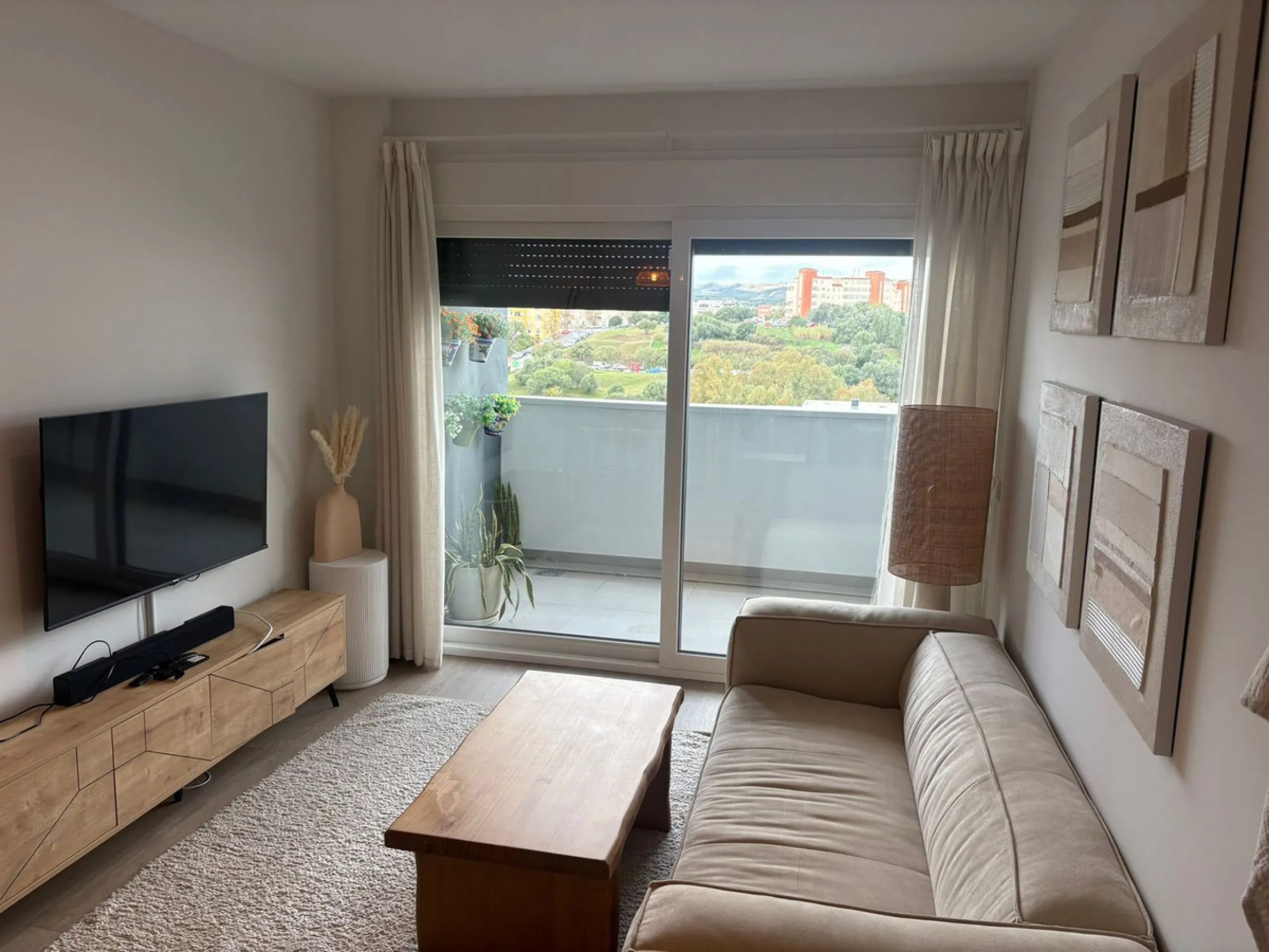 Apartment - Middle Floor Apartment в продаже в Estepona, Málaga. В доме 2 спален и 2 ванных комнат. Площадь дома 99 м²