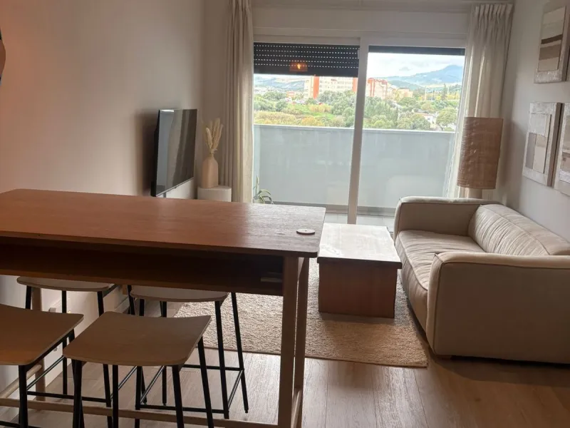 Apartment - Middle Floor Apartment в продаже в Estepona, Málaga. В доме 2 спален и 2 ванных комнат. Площадь дома 99 м²